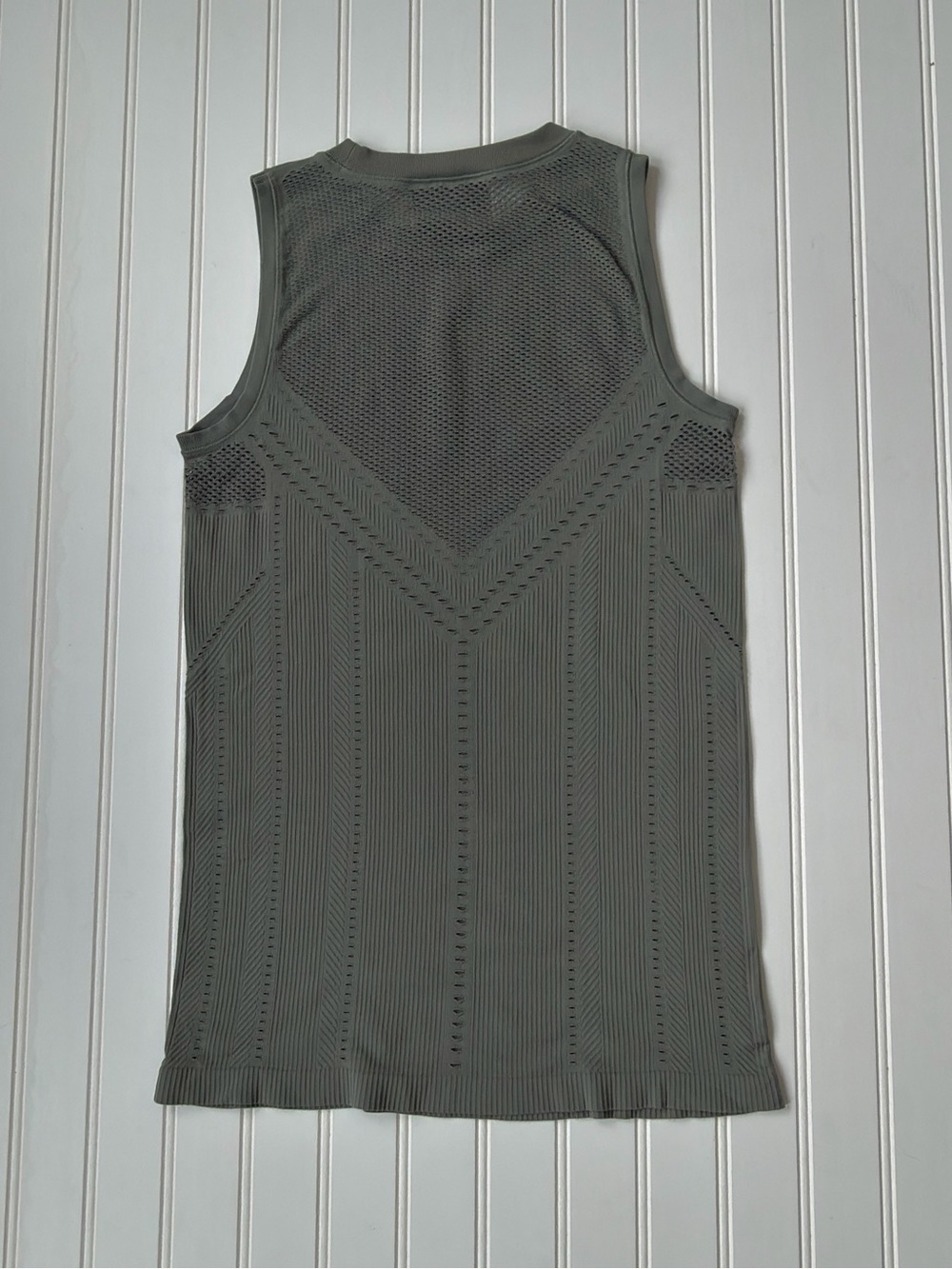 Athleta Women's Oxygen Tank Top Mesh Olive Green Size S Sleeveless Stretch - Picture 3 of 3